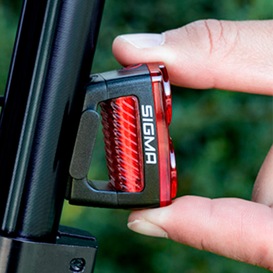 LUZ TRASERA BUSTER RL 150 W/BRAKE LIGHT