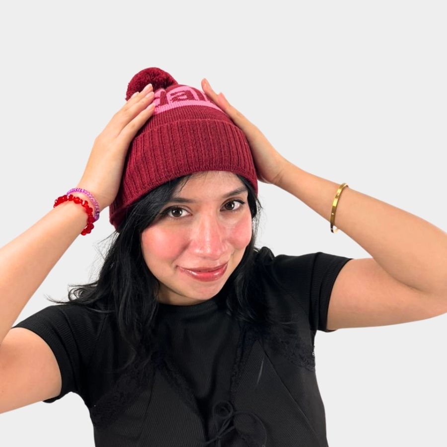 GORRO CON POMPON UNITALLA GUINDA